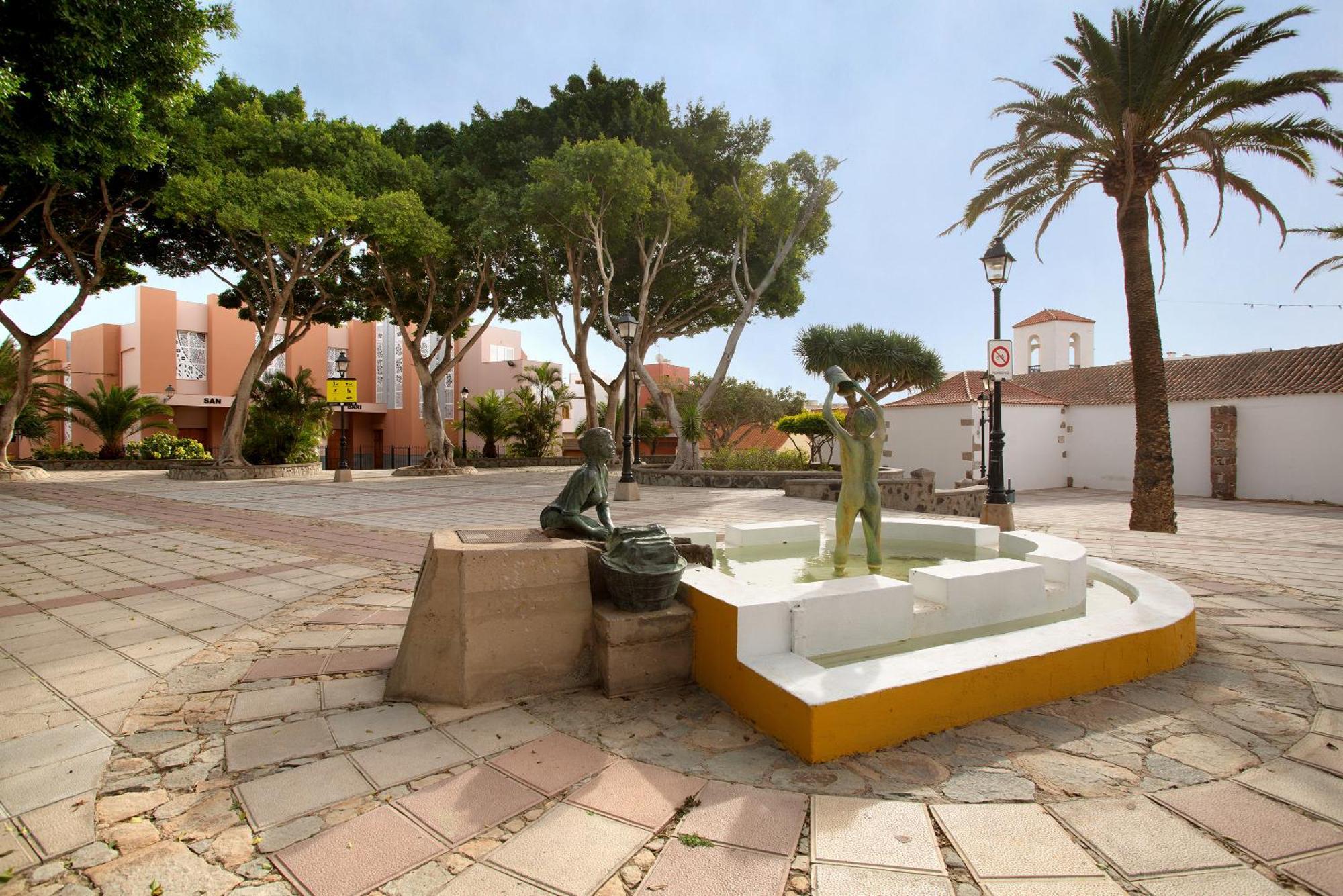 Casa Plaza San Nicolas De Bari Sardina Esterno foto